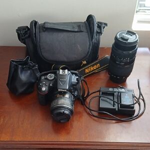 Nikon D5300 Digital Camera Set: Black